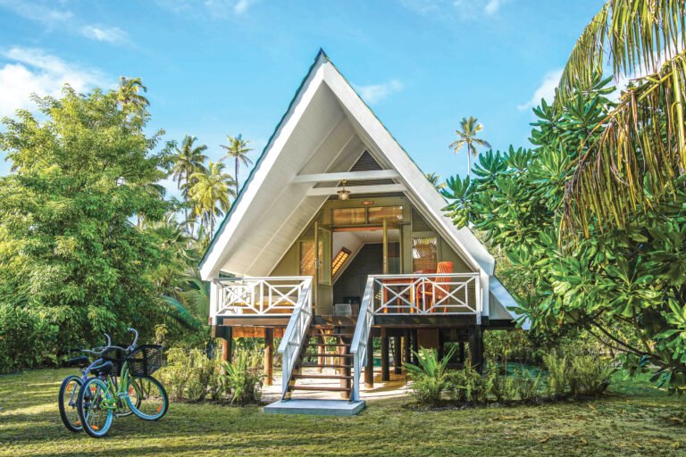 BlueSafari-alphonse-beach-bungalow-01-AnthonyGrote